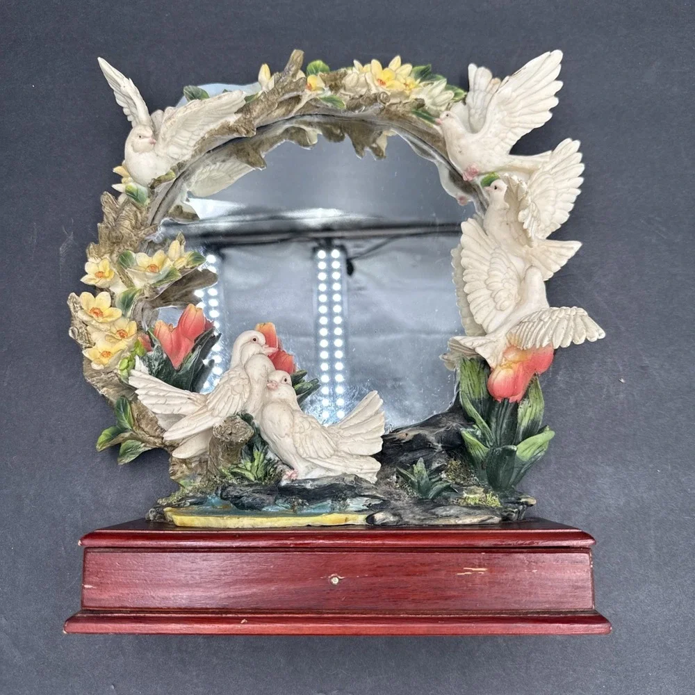 Vintage White Doves &‎ Flowers Porcelain Figurine Mirror Woodland Birds Vanity